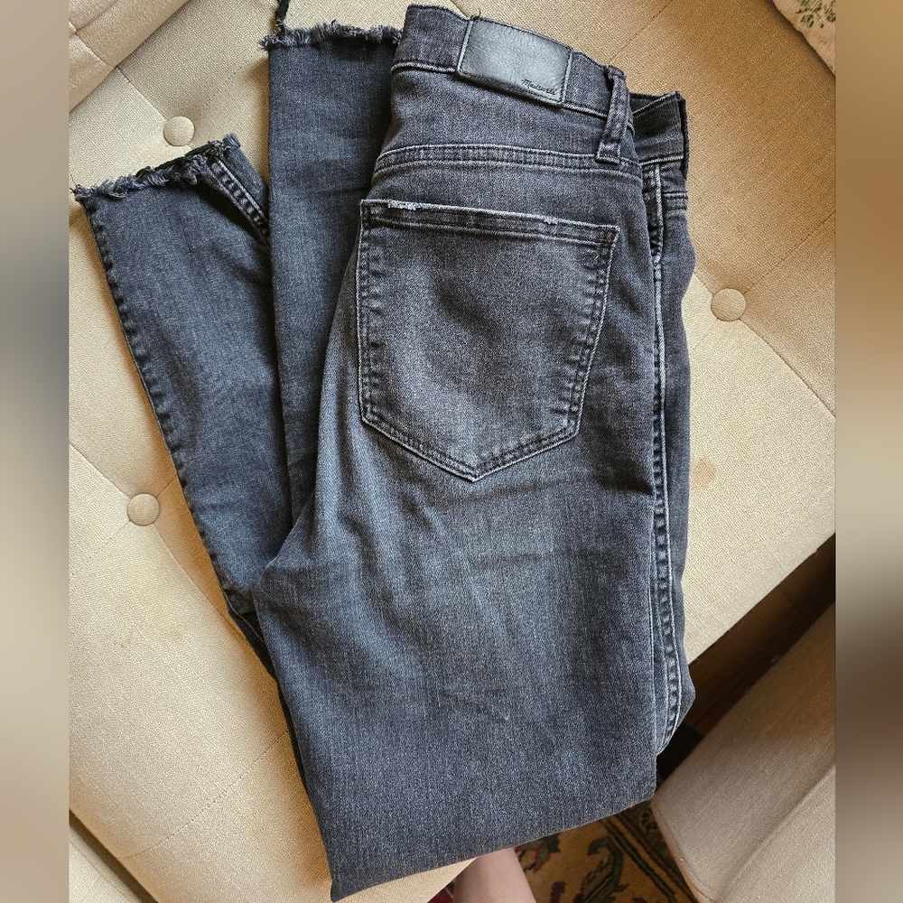 Madewell Tall 10" High-Rise Skinny Crop Jeans in Hartland Wash Black